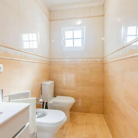Tatil Evi The Refuge House Mosteiros (Azores)